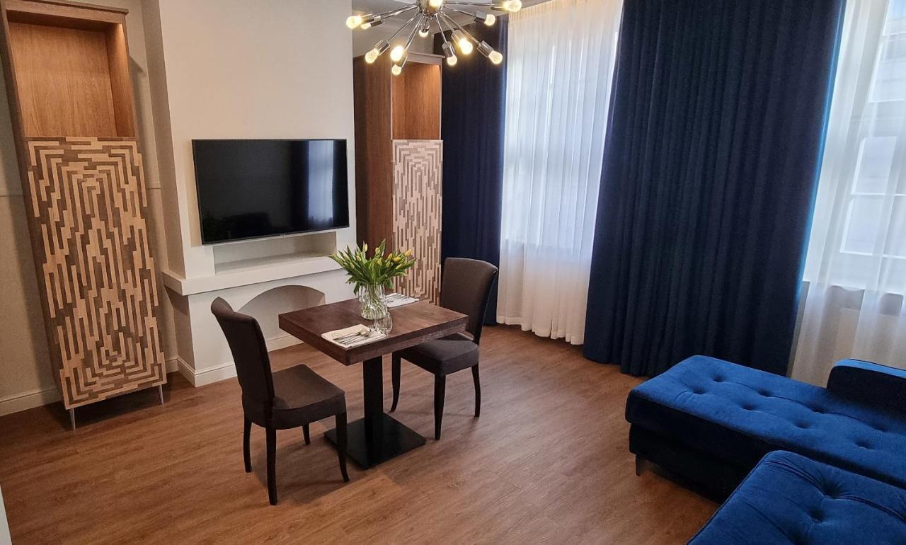 Stary Rynek Premium Apartments: Old Market Square Elegance * Poznan