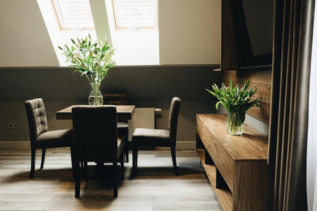 Stary Rynek Premium Apartments: Old Market Square Elegance * Poznan