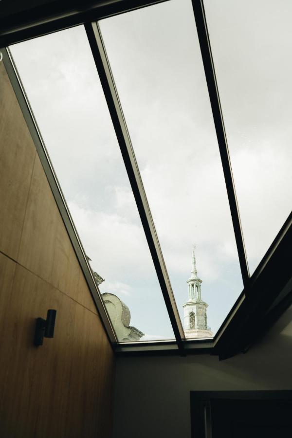 Stary Rynek Premium Apartments: Old Market Square Elegance * Poznan