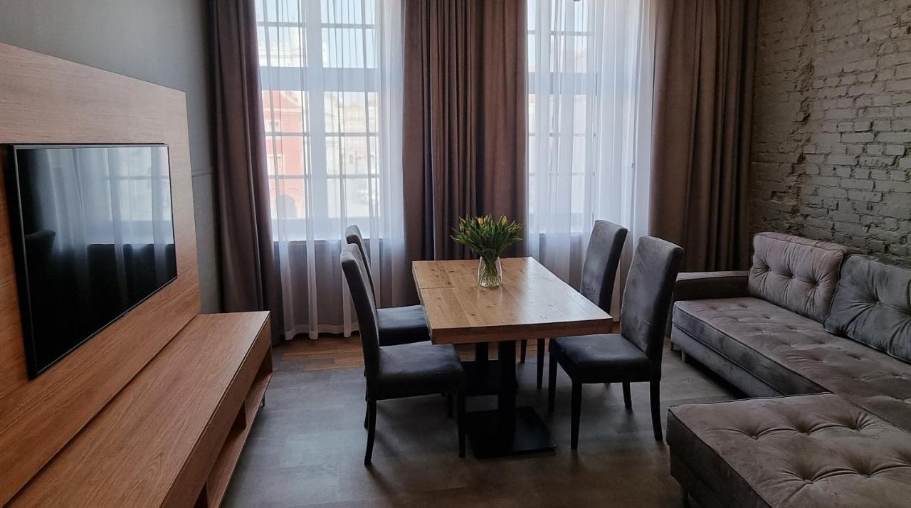 Stary Rynek Premium Apartments: Old Market Square Elegance Apartment *