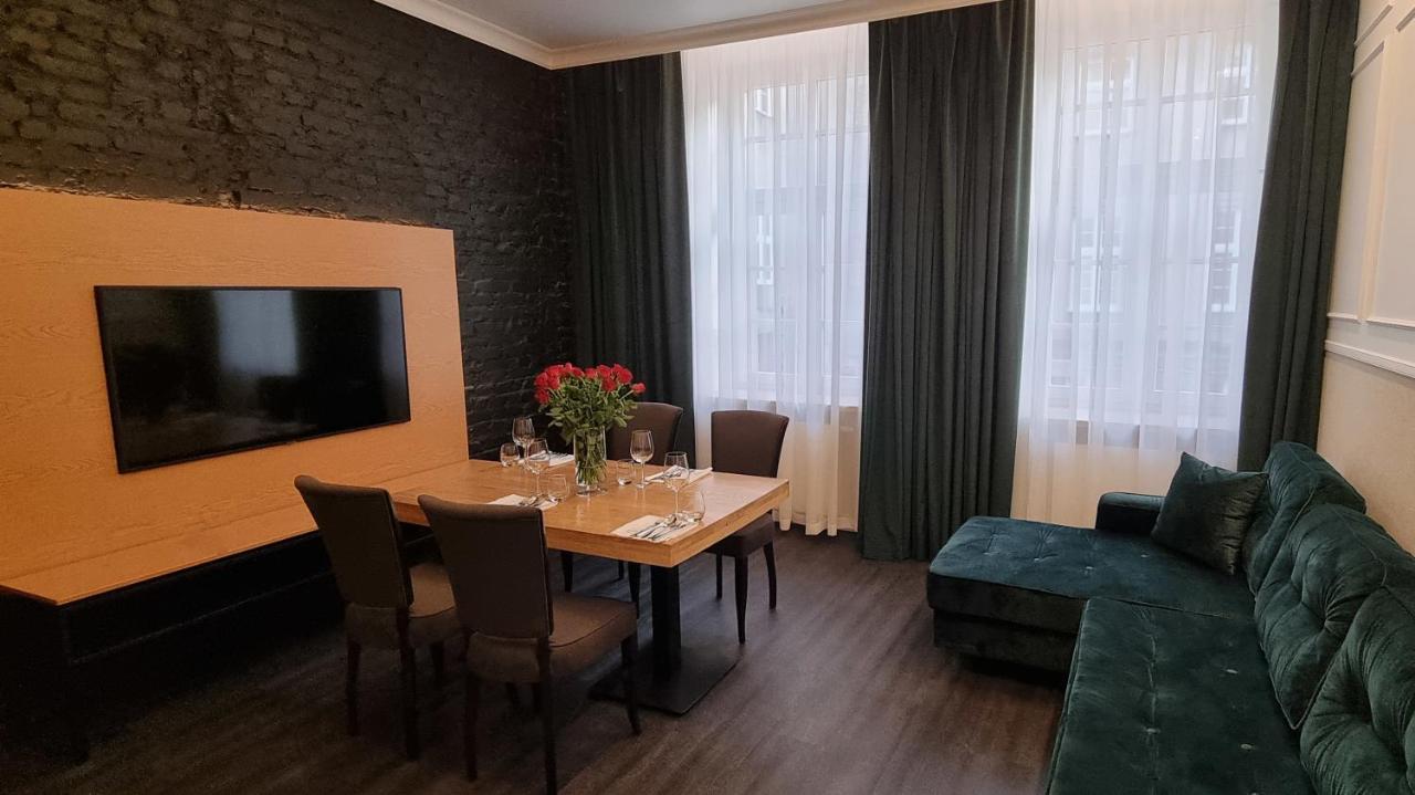 Stary Rynek Premium Apartments: Old Market Square Elegance * Poznan