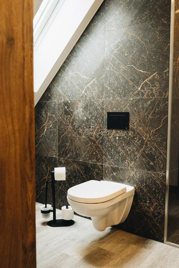 Stary Rynek Premium Apartments: Old Market Square Elegance